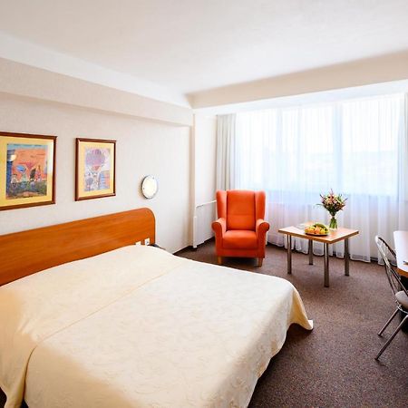 Hotel Lux Banská Bystrica Exteriör bild