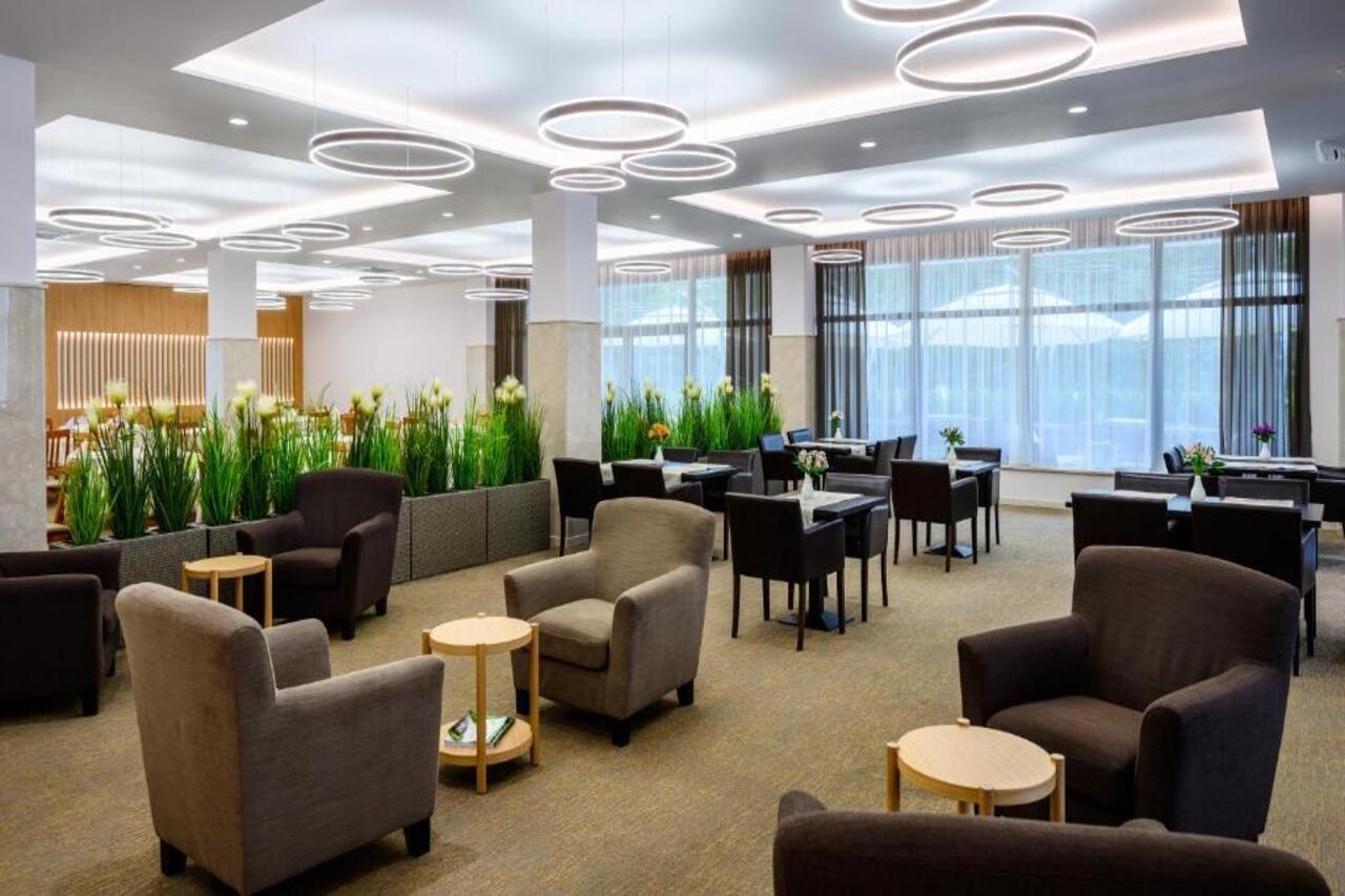 Hotel Lux Banská Bystrica Exteriör bild
