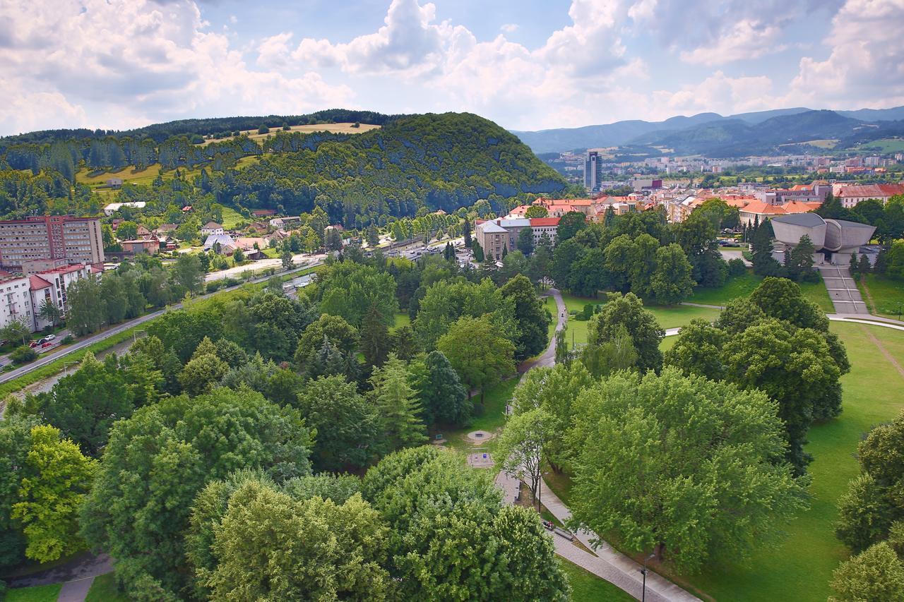 Hotel Lux Banská Bystrica Exteriör bild