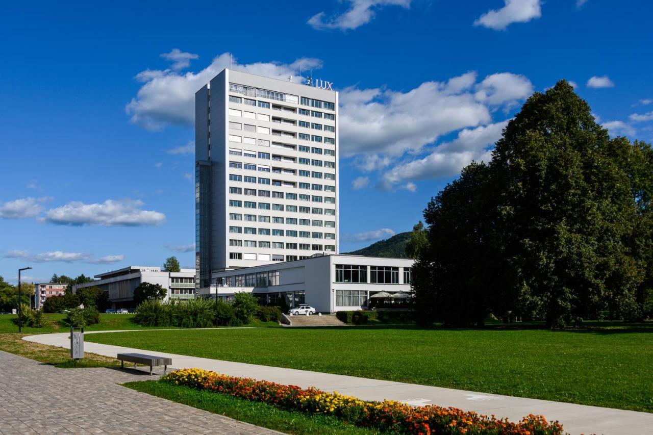 Hotel Lux Banská Bystrica Exteriör bild