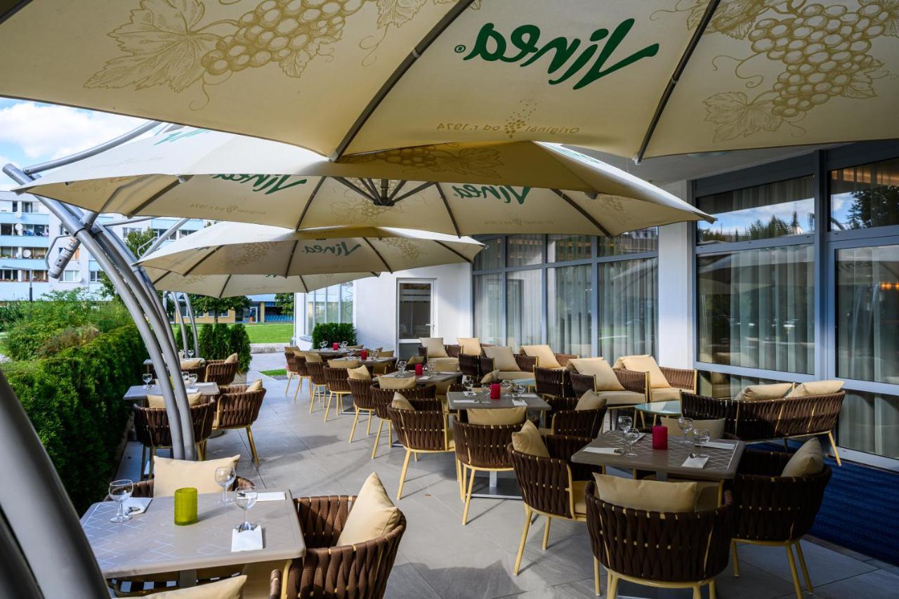 Hotel Lux Banská Bystrica Exteriör bild