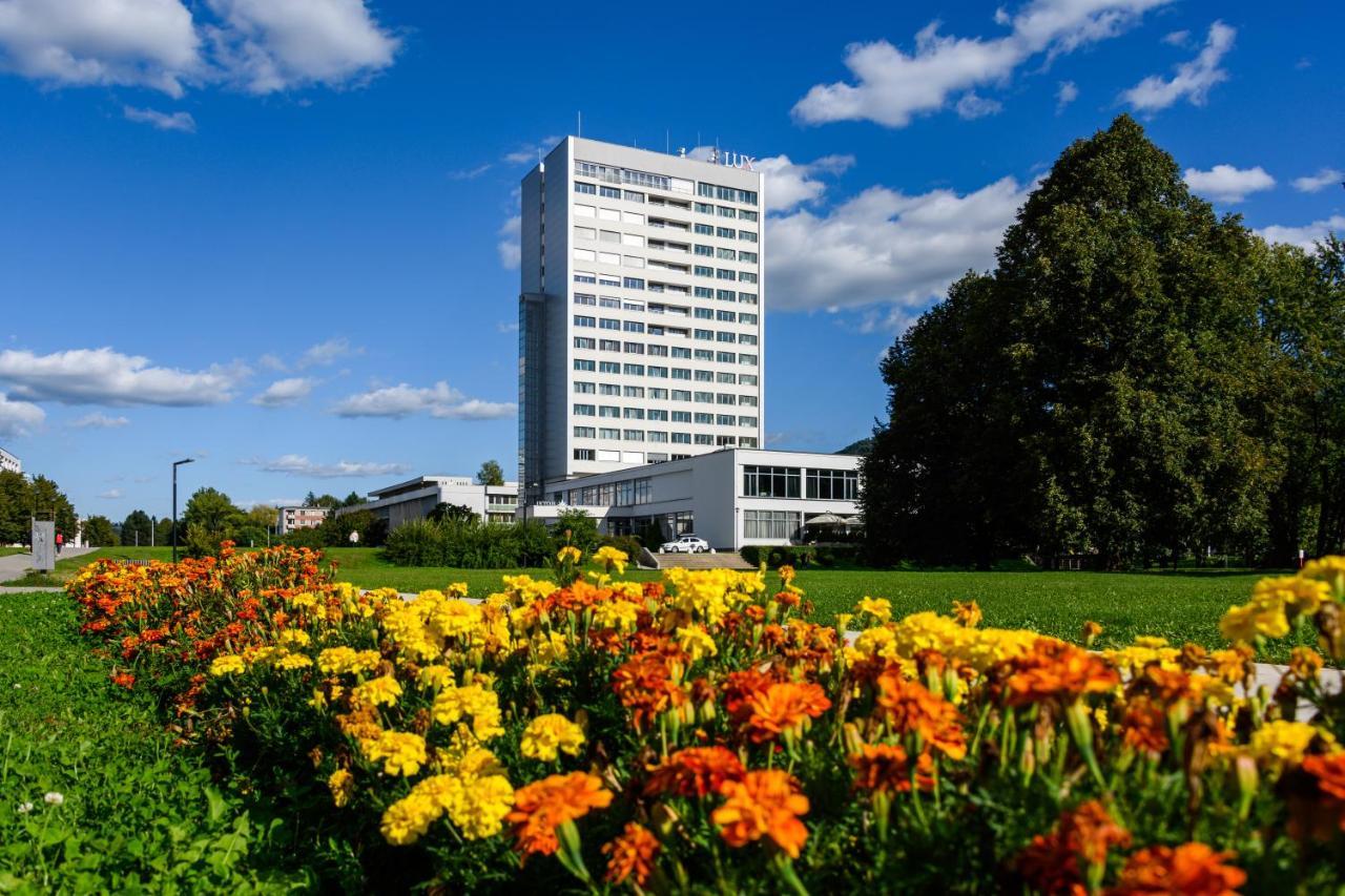 Hotel Lux Banská Bystrica Exteriör bild